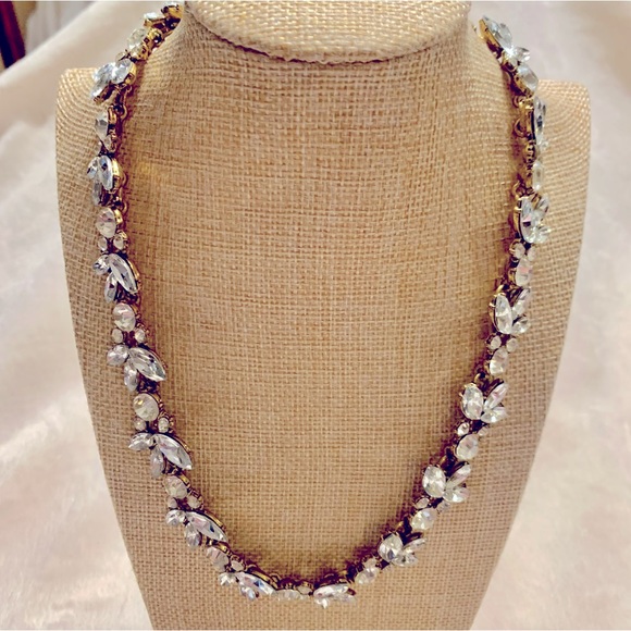 Unbranded Jewelry - Beautiful Necklace Unbranded Contemporary Clear Crystals Floral Leaf Design Gold